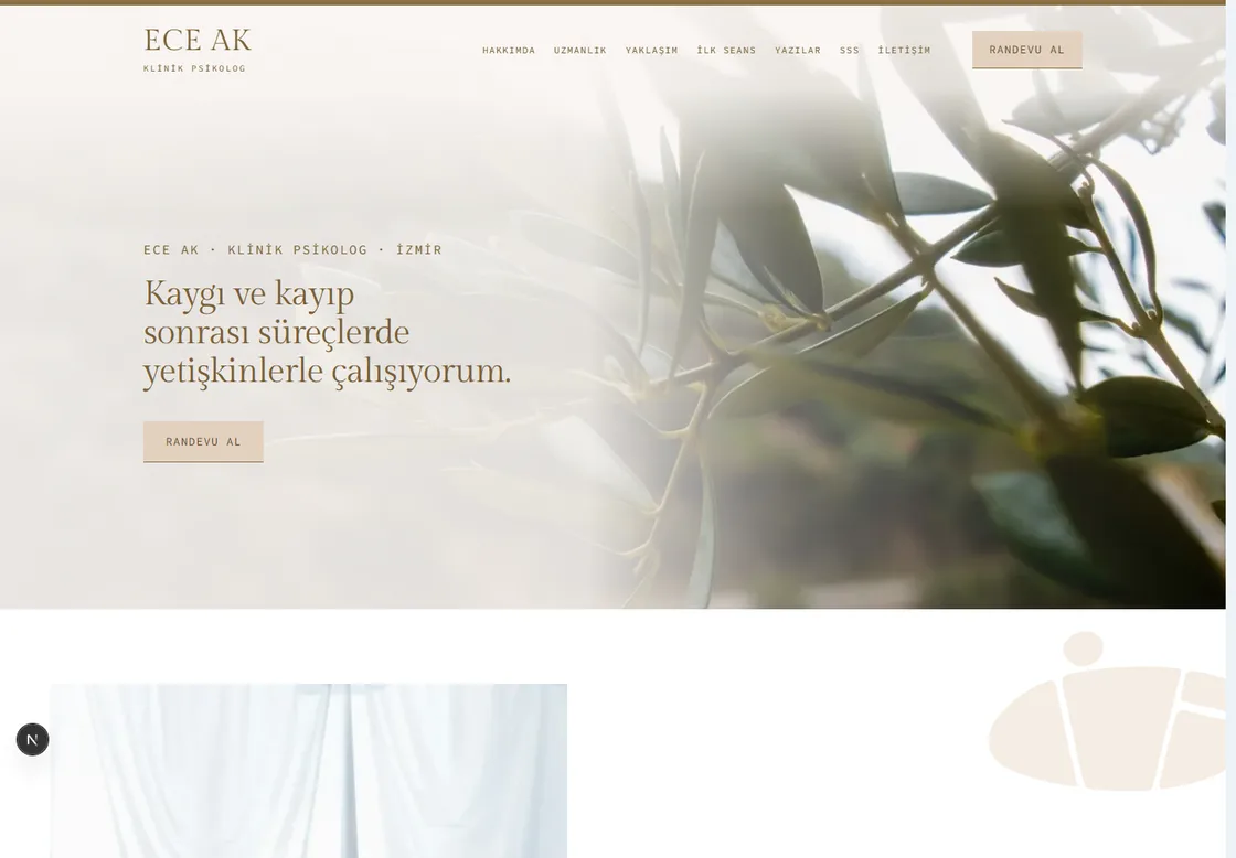 Yaldız şablonuyla kurulmuş bir psikolog sitesinin ana sayfası